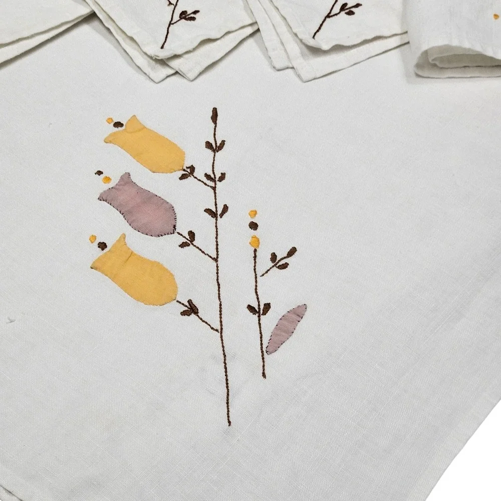 Vintage Handmade Linen Tablecloth Set Napkins Floral Applique Embroidery Cottage
